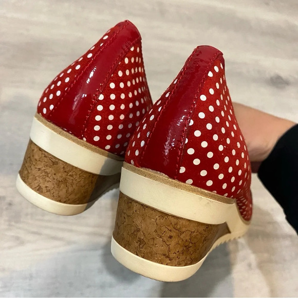 Remote NWOT Red and White Polka dot wedge slip on sandals Size 10-10.5 - Picture 9 of 16